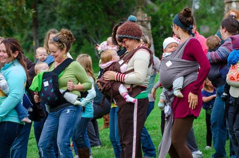 Singing Mothers – Community Lullaby Walk